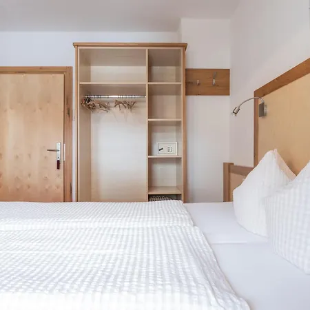 Fiegl 3* Ζόλντεν