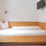 Fiegl Konukevi 3*