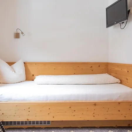 Fiegl בית הארחה 3*